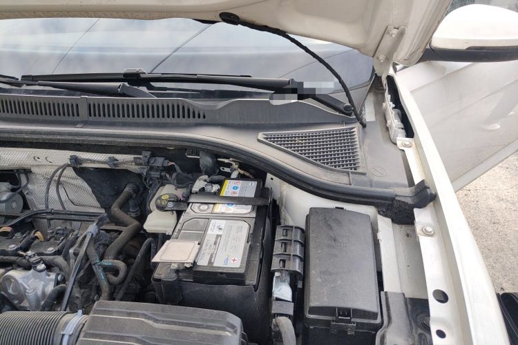 Used Volkswagen Lavida 2022 1.5L Manual Comfort Edition Engine Bay Left