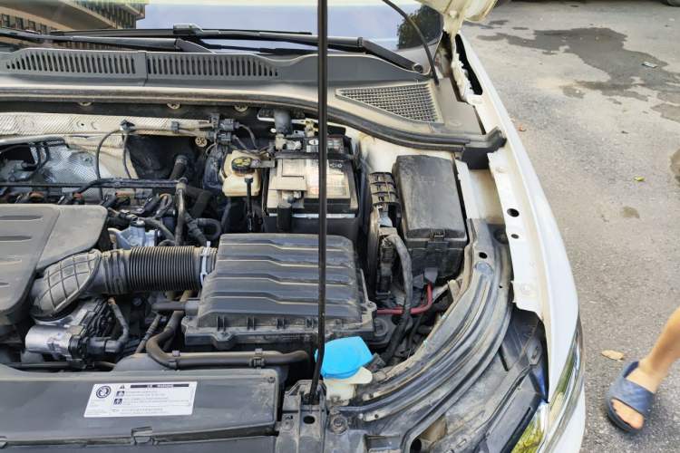 Used Volkswagen Lavida 2022 1.5L Automatic Comfort Edition Engine Bay Left