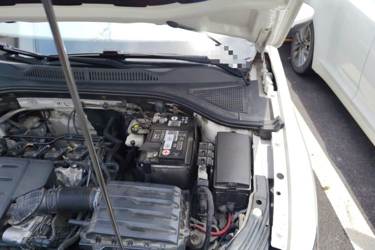 Used Volkswagen Lavida 2022 1.5L Automatic Vision Edition Engine Bay Left