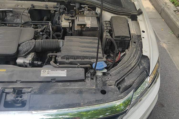 Used Volkswagen Lavida 2022 1.5L Automatic Comfort Edition Engine Bay Left