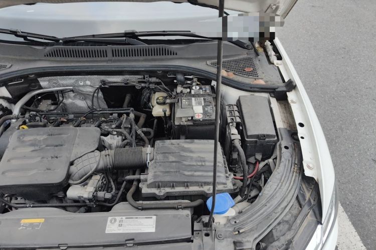 Used Volkswagen Lavida 2022 1.5L Automatic Comfort Edition Engine Bay Left