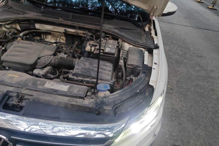 Used Volkswagen Lavida 2022 1.5L Automatic Comfort Edition Engine Bay Left