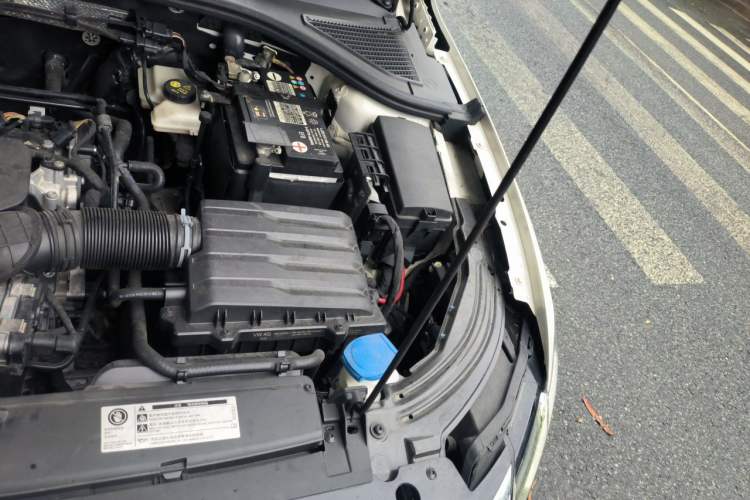 Used Volkswagen Lavida 2022 1.5L Automatic Comfort Edition Engine Bay Left