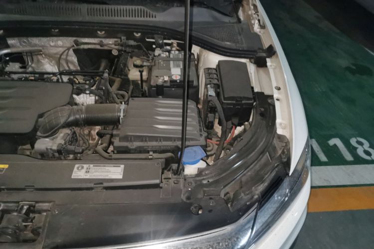 Used Volkswagen Lavida 2022 1.5L Automatic Vision Edition Engine Bay Left