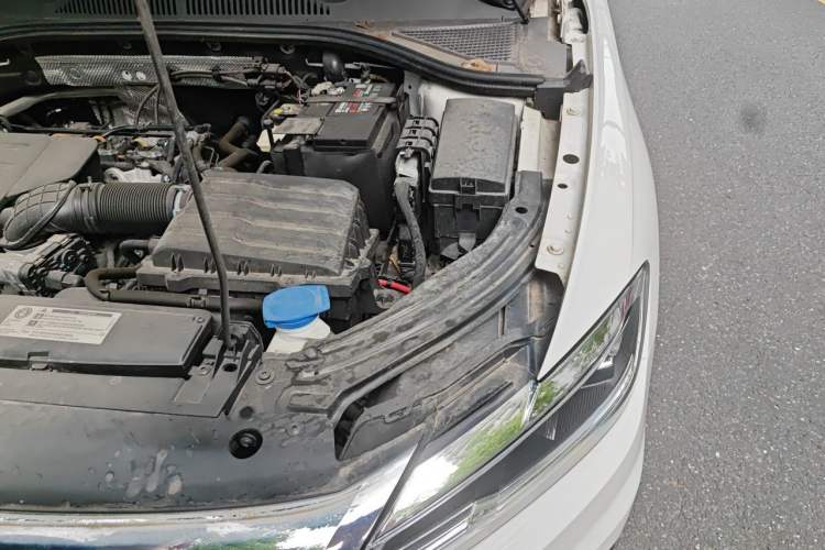 Used Volkswagen Lavida 2022 1.5L Automatic Comfort Edition Engine Bay Left