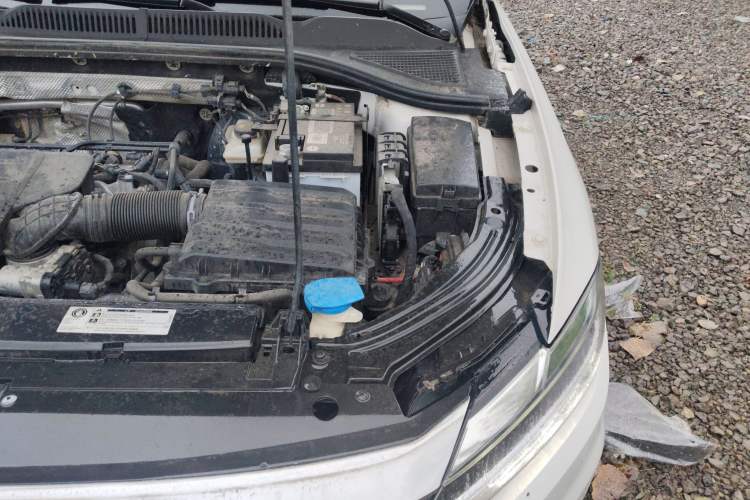 Used Volkswagen Lavida 2022 1.5L Automatic Fashion Edition Engine Bay Left