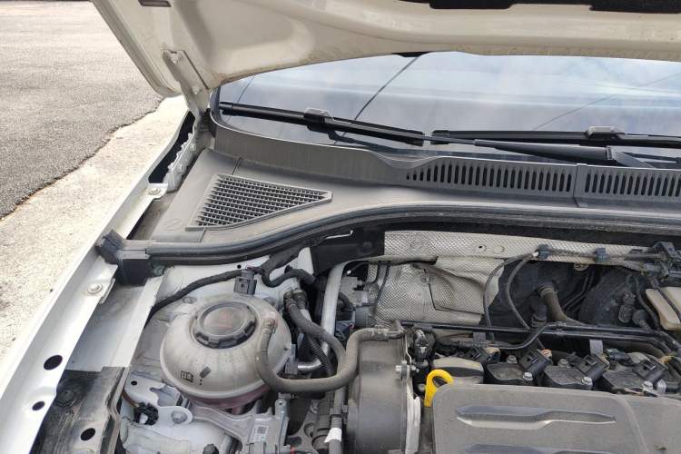 Used Volkswagen Lavida 2022 1.5L Manual Comfort Edition Engine Bay Right