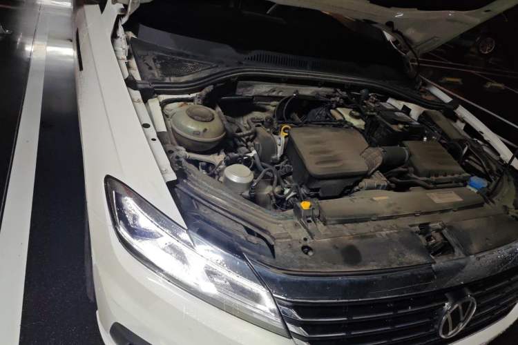 Used Volkswagen Lavida 2022 1.5L Automatic Comfort Edition Engine Bay Right