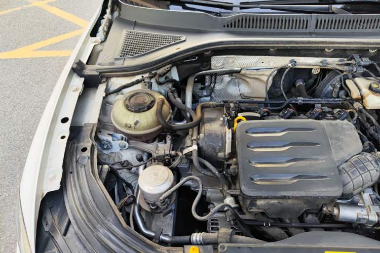 Used Volkswagen Lavida 2022 1.5L Automatic Comfort Edition Engine Bay Right
