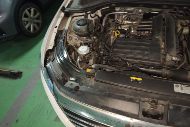 Used Volkswagen Lavida 2022 280TSI DSG Luxury Edition Engine Bay Right
