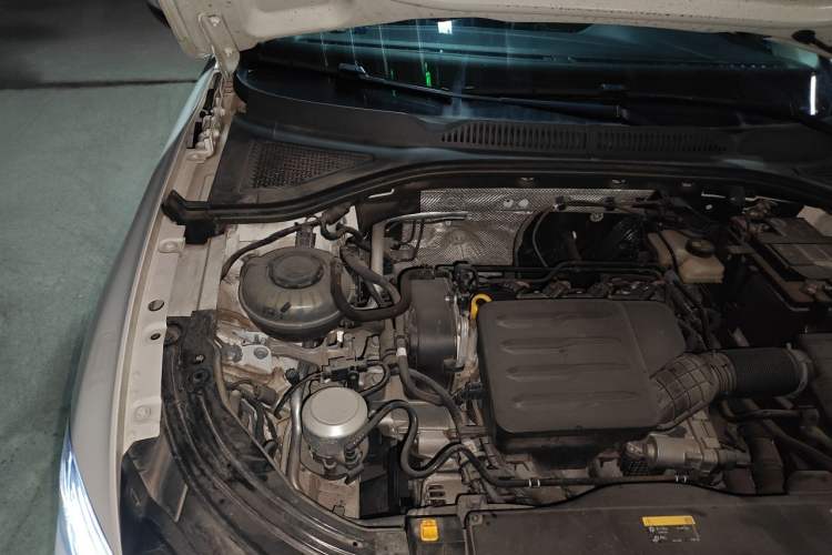 Used Volkswagen Lavida 2022 1.5L Automatic Comfort Edition Engine Bay Right