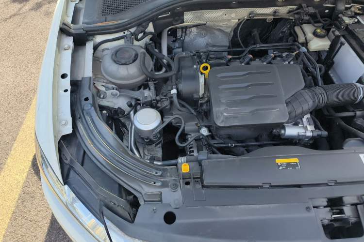 Used Volkswagen Lavida 2022 1.5L Automatic Comfort Edition Engine Bay Right