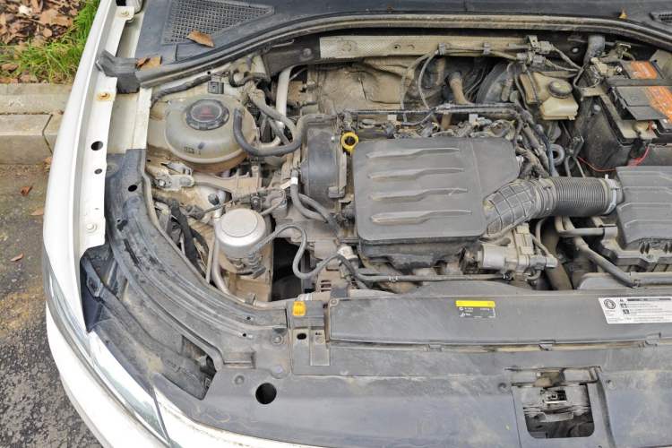 Used Volkswagen Lavida 2022 1.5L Automatic Comfort Edition Engine Bay Right