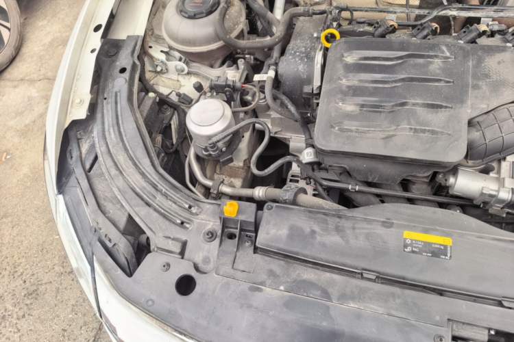 Used Volkswagen Lavida 2022 1.5L Automatic Comfort Edition Engine Bay Right