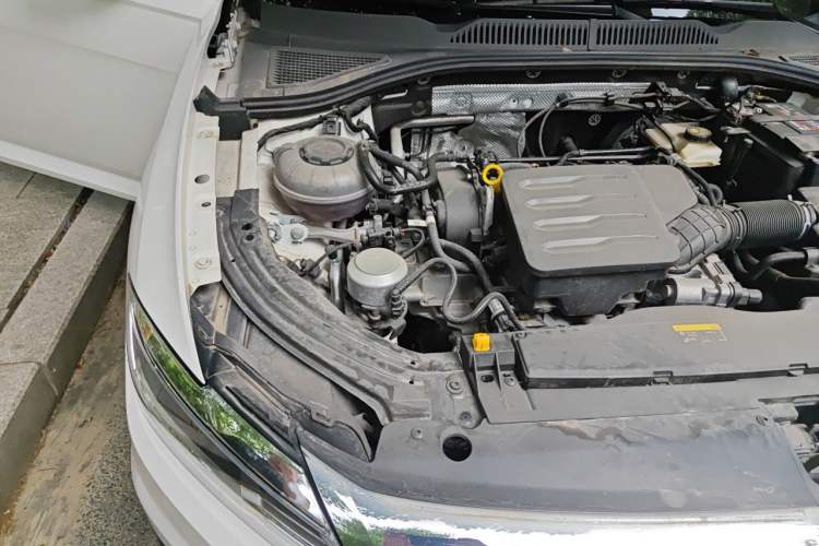 Used Volkswagen Lavida 2022 1.5L Automatic Comfort Edition Engine Bay Right