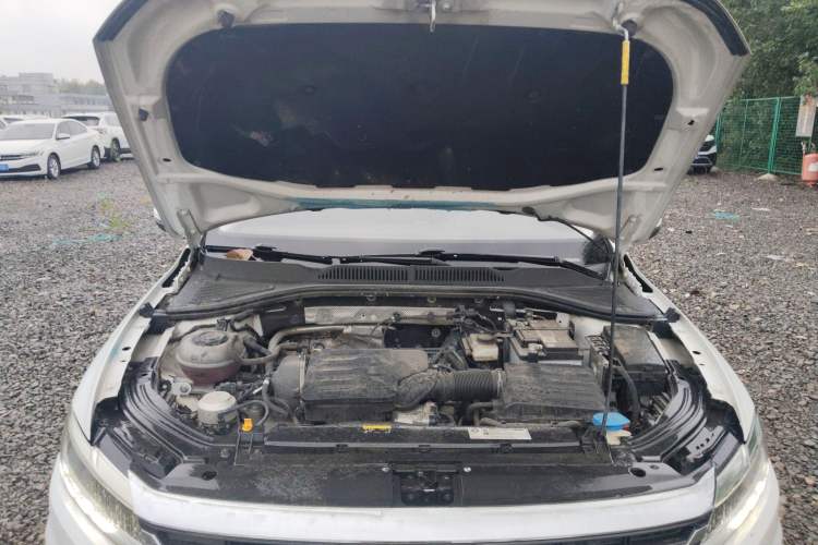 Used Volkswagen Lavida 2022 1.5L Automatic Fashion Edition Engine Bay