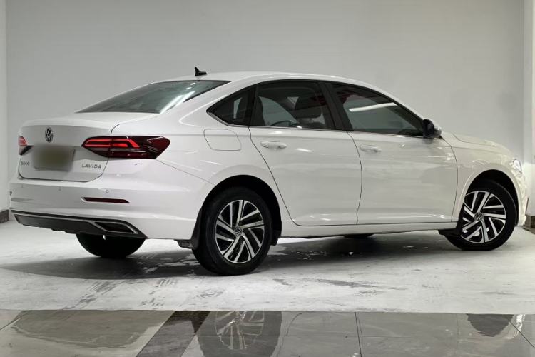 Used Volkswagen Lavida 2022 1.5L Automatic Comfort Edition Exterior 3
