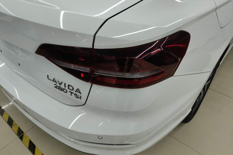 Used Volkswagen Lavida 2022 280TSI DSG Comfort Edition Exterior 3