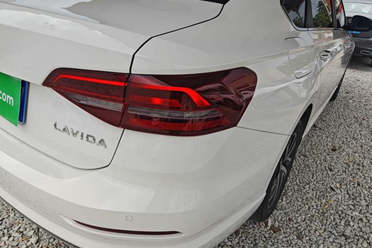 Used Volkswagen Lavida 2022 1.5L Automatic Comfort Edition Exterior 3