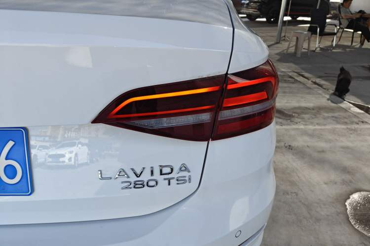 Used Volkswagen Lavida 2022 280TSI DSG Comfort Edition Exterior 3