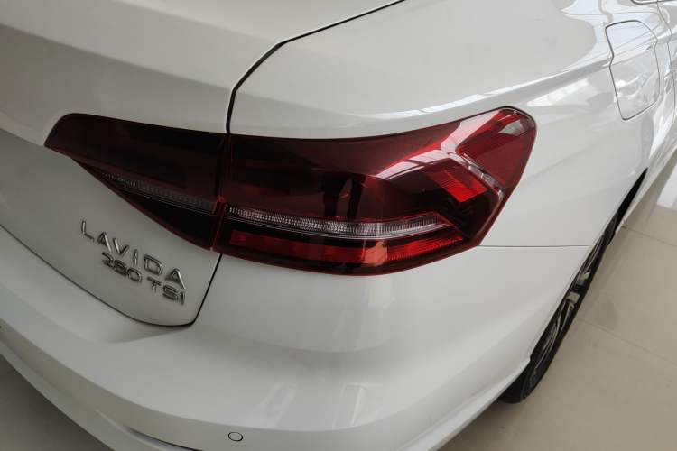 Used Volkswagen Lavida 2022 280TSI DSG Comfort Edition Exterior 3