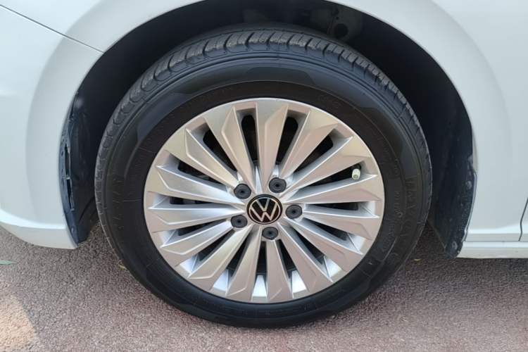 Used Volkswagen Lavida 2022 1.5L Automatic Vision Edition Exterior 4