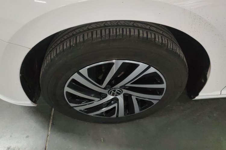 Used Volkswagen Lavida 2022 1.5L Automatic Comfort Edition Exterior 4