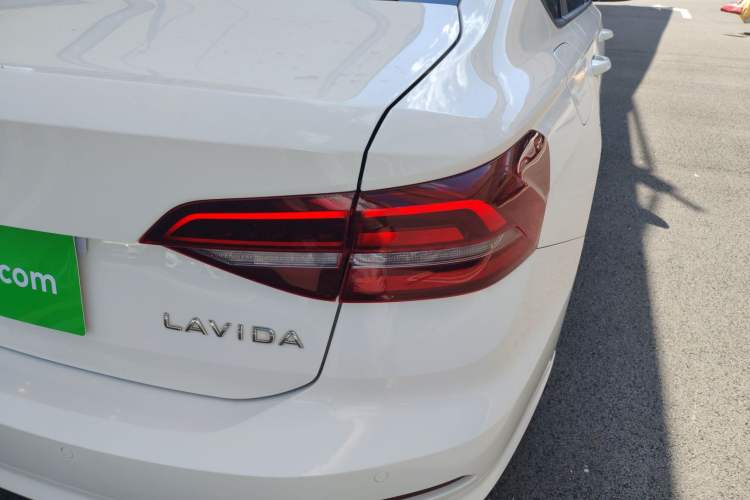 Used Volkswagen Lavida 2022 1.5L Automatic Fashion Edition Exterior 6