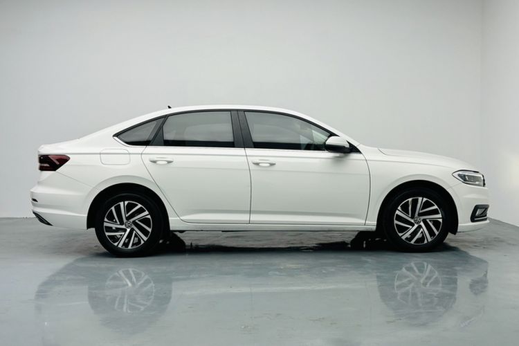 Used Volkswagen Lavida 2022 1.5L Automatic Comfort Edition Exterior 9
