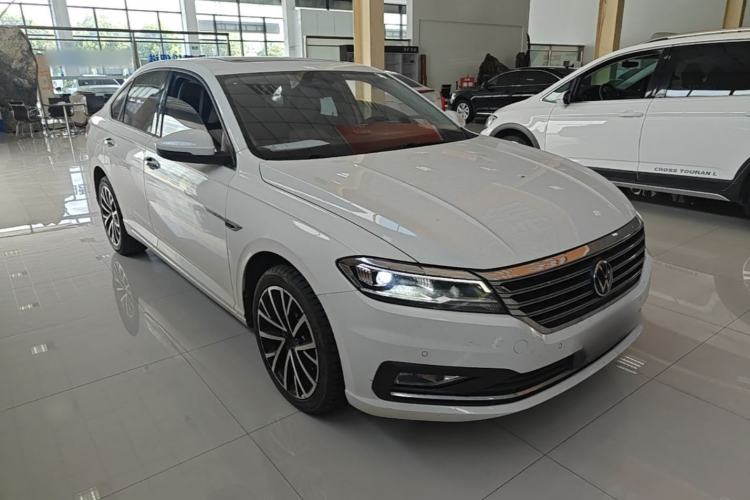 Used Volkswagen Lavida 2022 280TSI DSG Luxury Edition Front Right 45 Deg