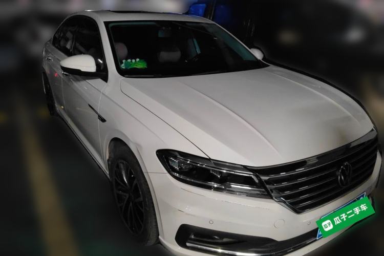 Used Volkswagen Lavida 2022 280TSI DSG Luxury Edition Front Right 45 Deg