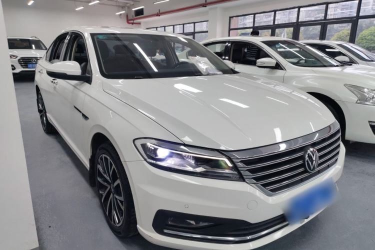 Used Volkswagen Lavida 2022 280TSI DSG Luxury Edition Front Right 45 Deg