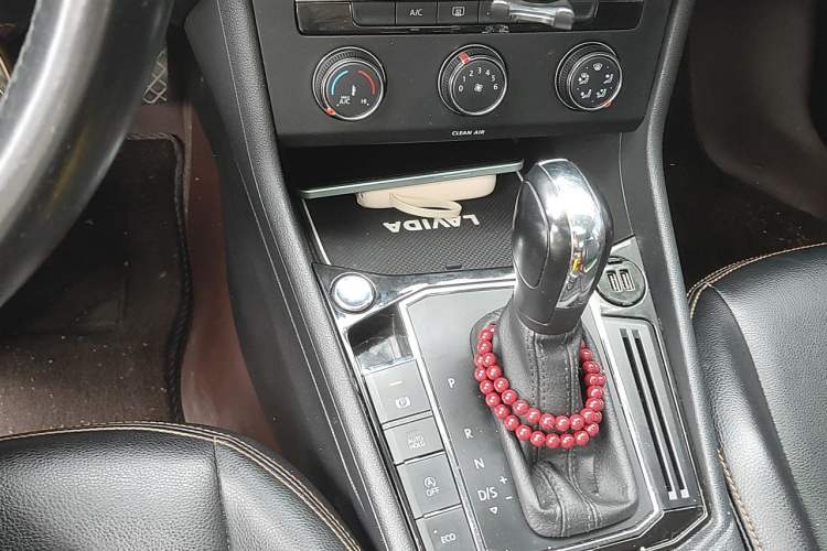 Used Volkswagen Lavida 2022 280TSI DSG Comfort Edition Gear Lever
