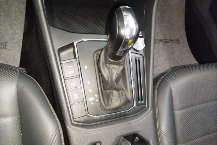 Used Volkswagen Lavida 2022 1.5L Automatic Comfort Edition Gear Lever