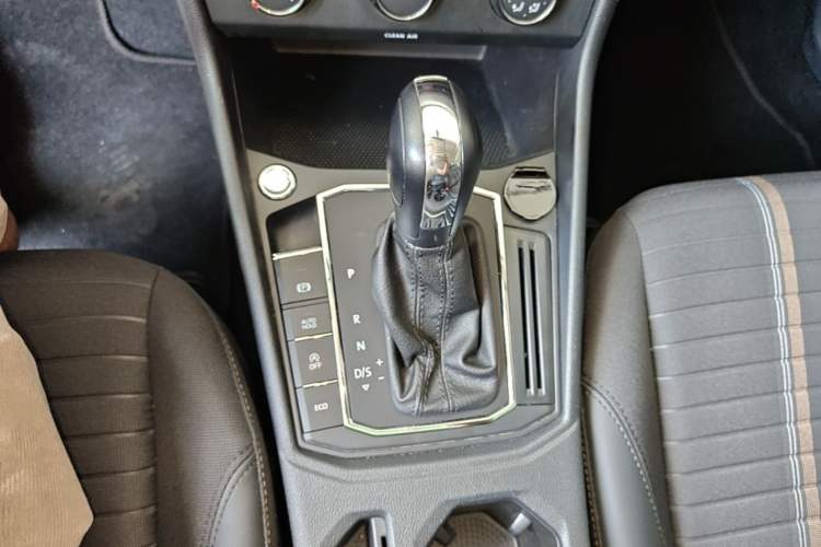 Used Volkswagen Lavida 2022 280TSI DSG Comfort Edition Gear Lever