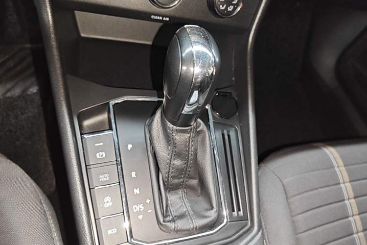 Used Volkswagen Lavida 2022 280TSI DSG Comfort Edition Gear Lever