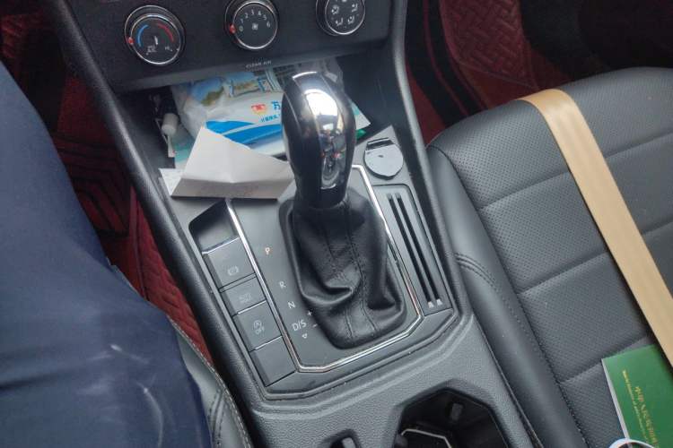 Used Volkswagen Lavida 2022 1.5L Automatic Comfort Edition Gear Lever