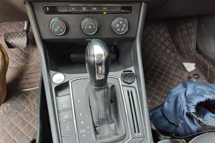 Used Volkswagen Lavida 2022 1.5L Automatic Comfort Edition Gear Lever
