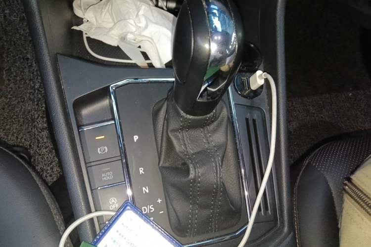 Used Volkswagen Lavida 2022 1.5L Automatic Vision Edition Gear Lever