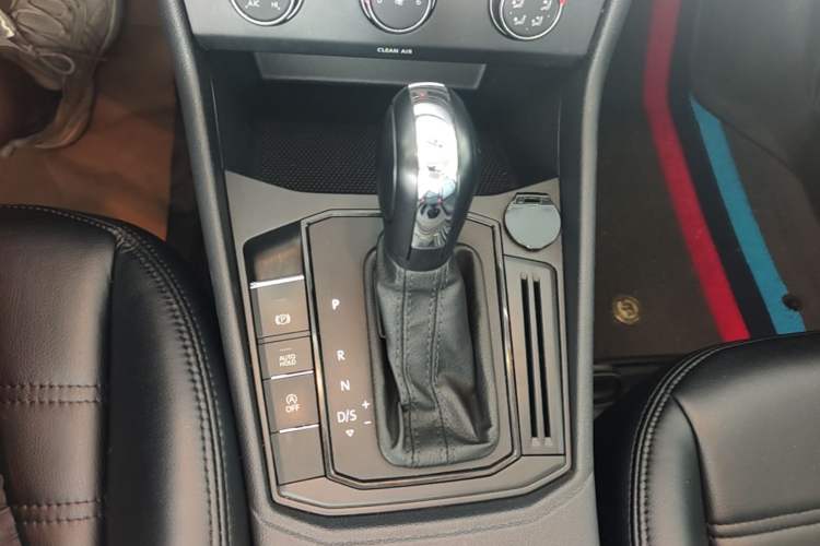 Used Volkswagen Lavida 2022 1.5L Automatic Fashion Edition Gear Lever