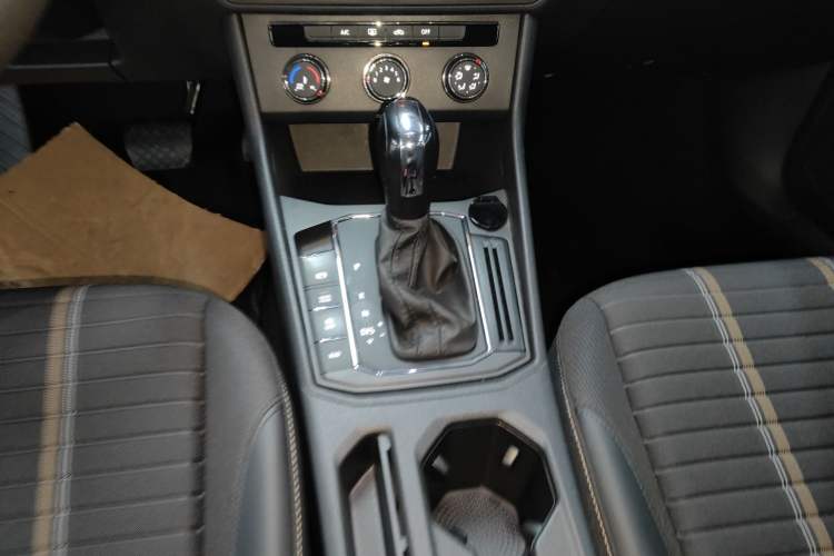 Used Volkswagen Lavida 2022 280TSI DSG Comfort Edition Gear Lever