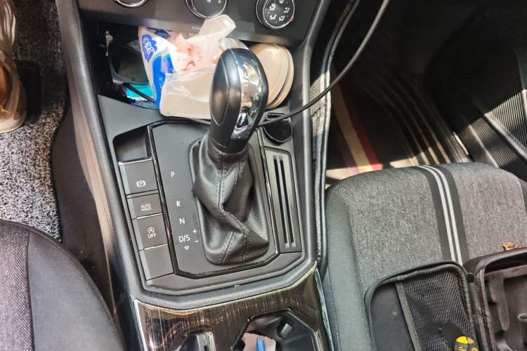 Used Volkswagen Lavida 2022 1.5L Automatic Fashion Edition Gear Lever