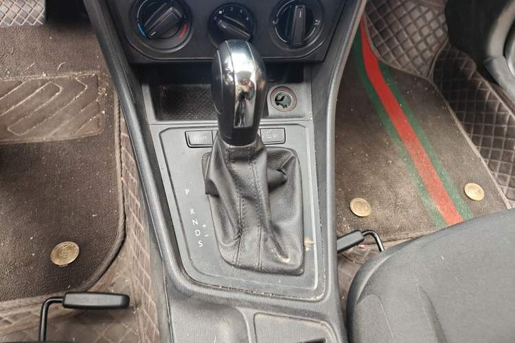 Used Volkswagen Lavida 2022 1.5L Automatic Fashion Edition Gear Lever