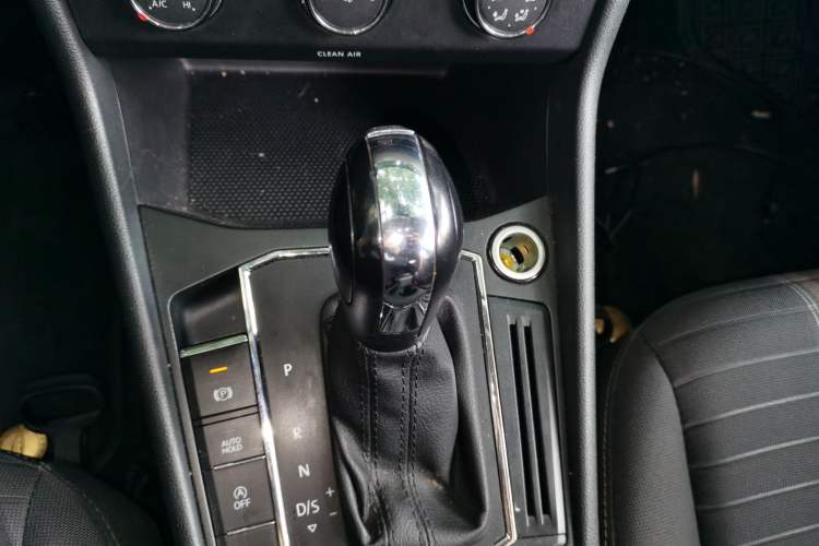 Used Volkswagen Lavida 2022 280TSI DSG Comfort Edition Gear Lever