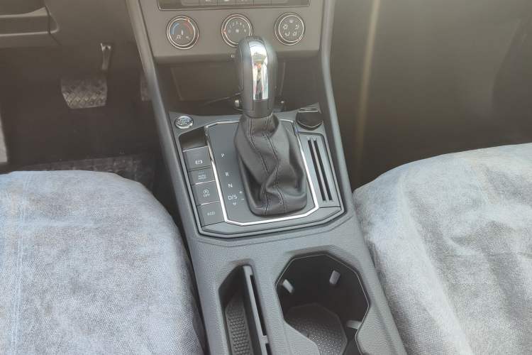 Used Volkswagen Lavida 2022 280TSI DSG Comfort Edition Gear Lever