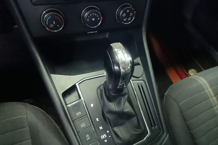 Used Volkswagen Lavida 2022 280TSI DSG Comfort Edition Gear Lever