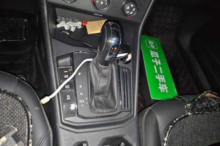 Used Volkswagen Lavida 2022 1.5L Automatic Comfort Edition Gear Lever