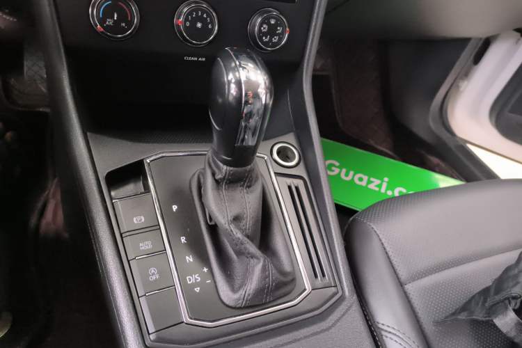 Used Volkswagen Lavida 2022 1.5L Automatic Comfort Edition Gear Lever