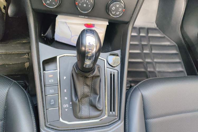 Used Volkswagen Lavida 2022 1.5L Automatic Comfort Edition Gear Lever