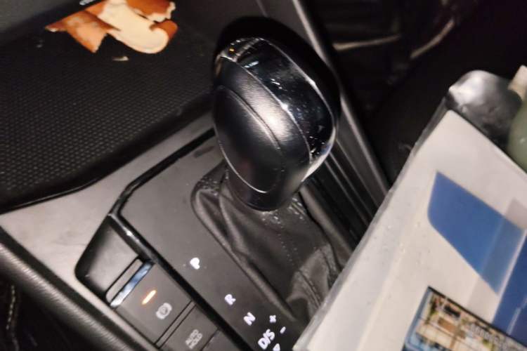 Used Volkswagen Lavida 2022 1.5L Automatic Fashion Edition Gear Lever